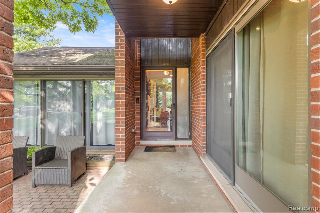 3011 Lindenwood Drive, Dearborn, MI 48120 — Photo 40