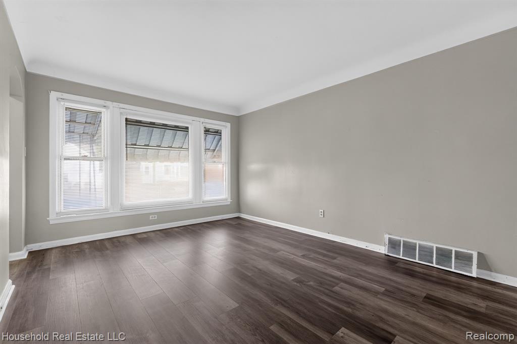 6370 Brace Street, Detroit, MI 48228 — Photo 7
