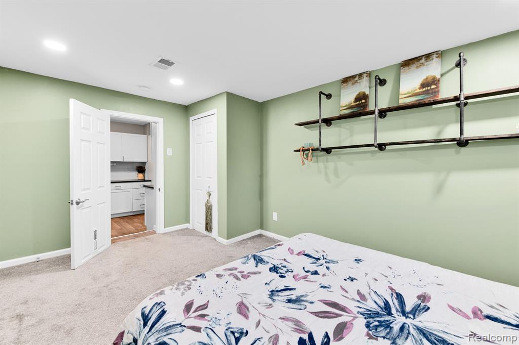 6556 WASHINGTON Street, Romulus, MI 48174 — Photo 16