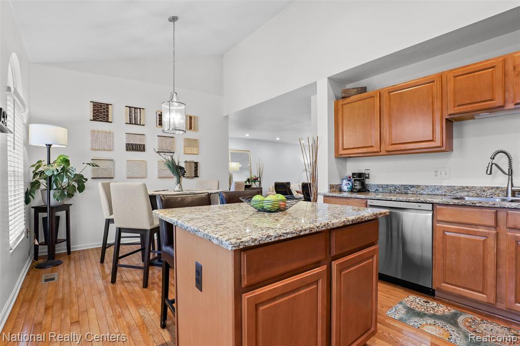 779 Red Run Drive, Troy, MI 48085 — Photo 9