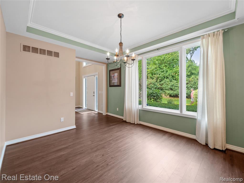 5471 Parkside Drive, Brighton, MI 48114 — Photo 6