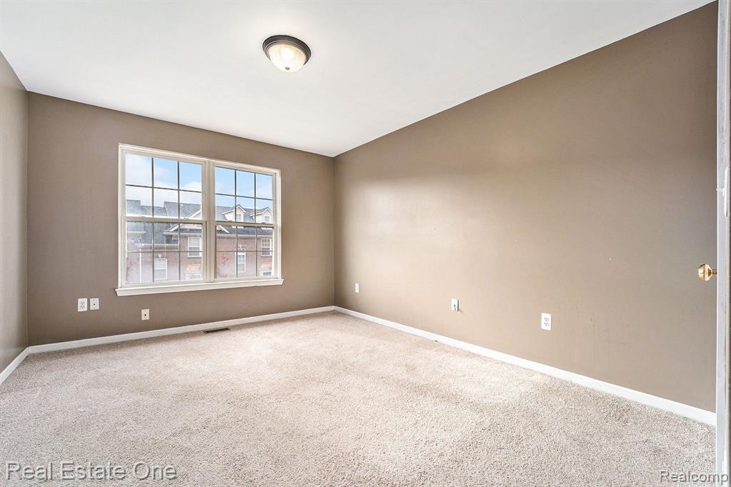 25406 Saint James, Southfield, MI 48075 — Photo 14