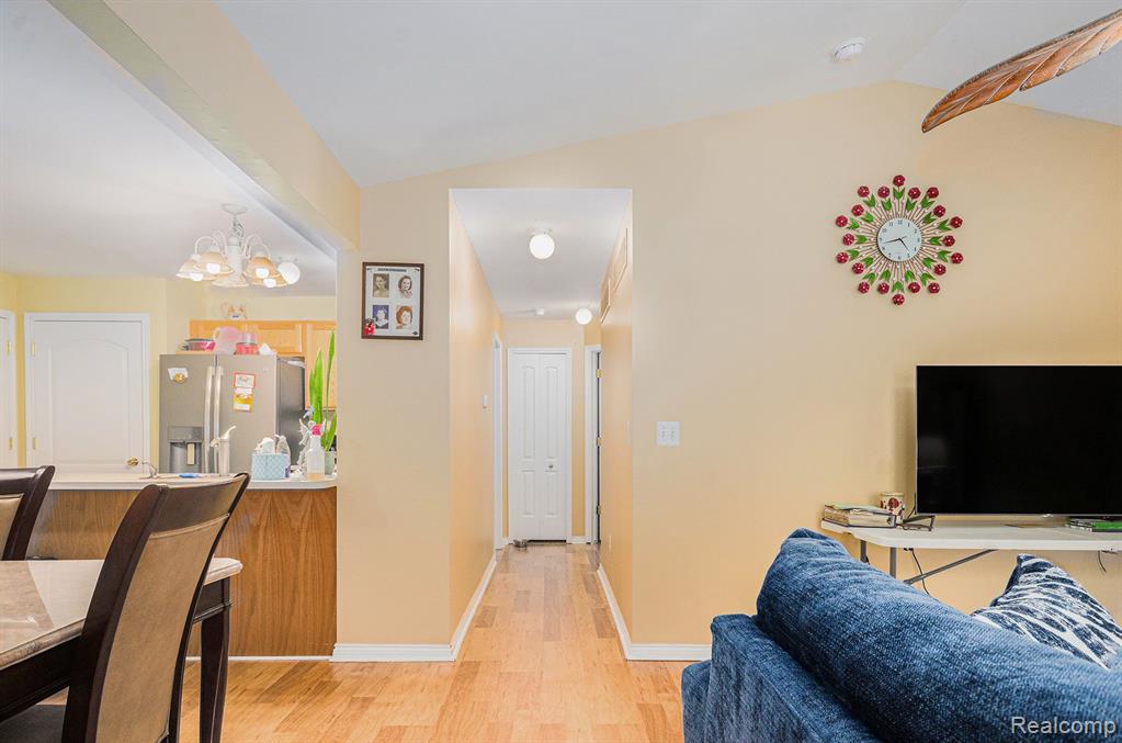 17432 N LUCILLE Circle, New Boston, MI 48164 — Photo 5