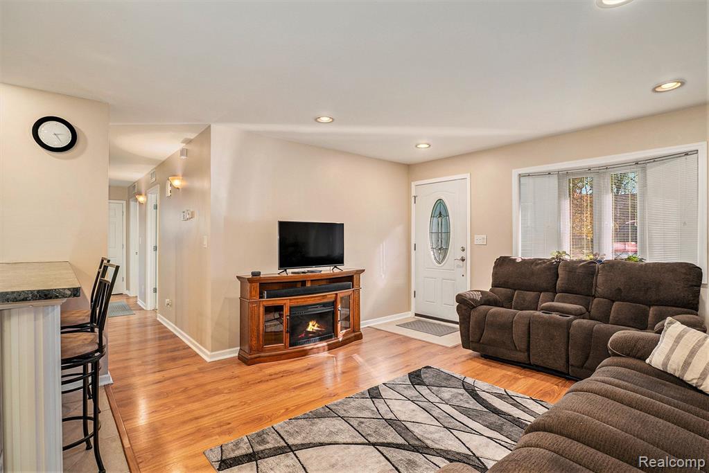 1651 GROVE Road, Ypsilanti, MI 48198 — Photo 4