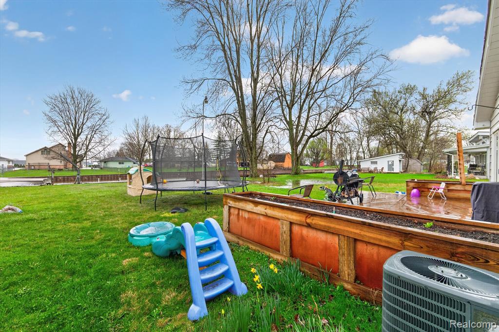 433 Walnut Drive, East China, MI — Photo 27