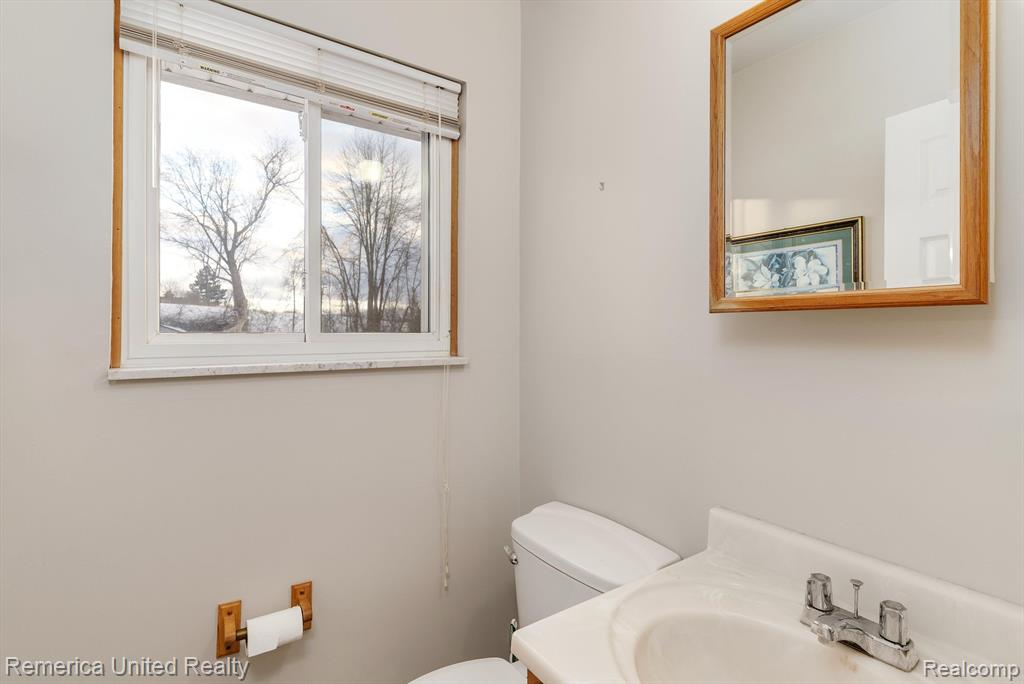 5731 FLEMINGS LAKE Road, Clarkston, MI 48348 — Photo 36