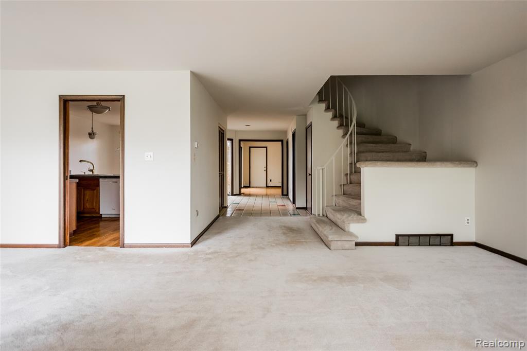 7118 Pebble Park Drive, West Bloomfield, MI — Photo 16