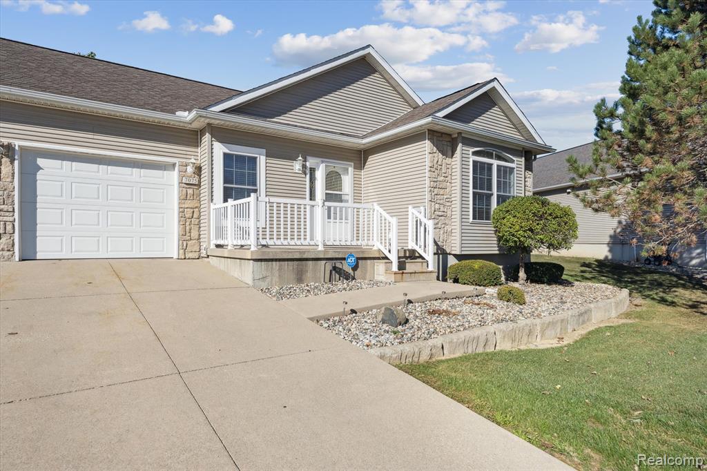 7075 Kings Way, Flushing, MI 48433 — Photo 2