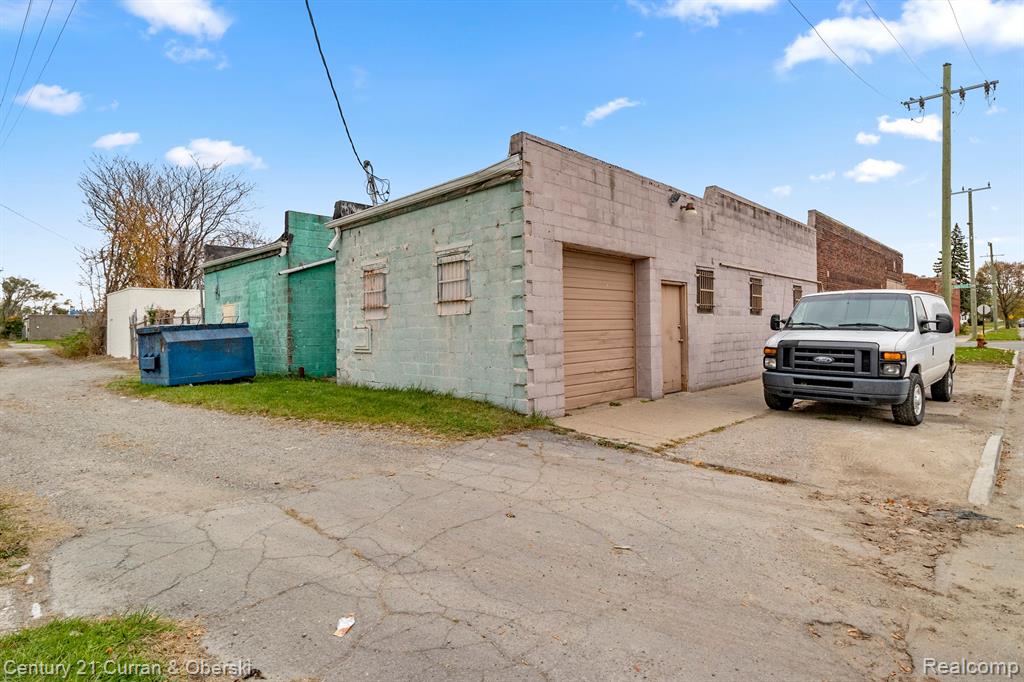 736 E STATE FAIR RD, Highland Park, MI 48203 — Photo 33