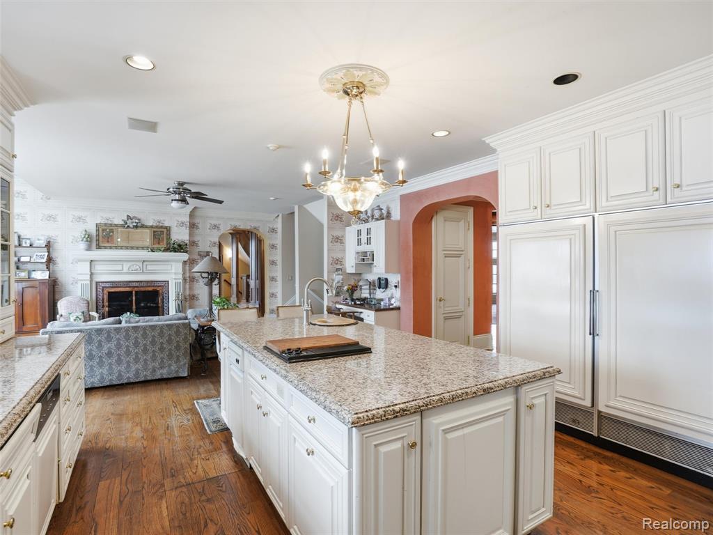 3075 Heron Pointe Drive, Bloomfield Hills, MI 48302 — Photo 11