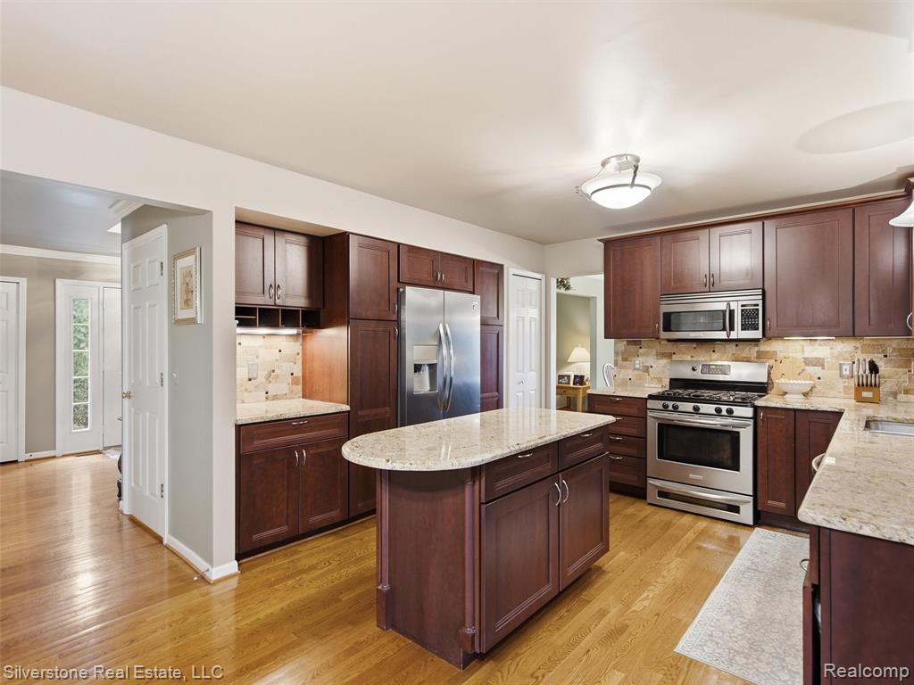 6577 Edith Court, Troy, MI 48085 — Photo 21