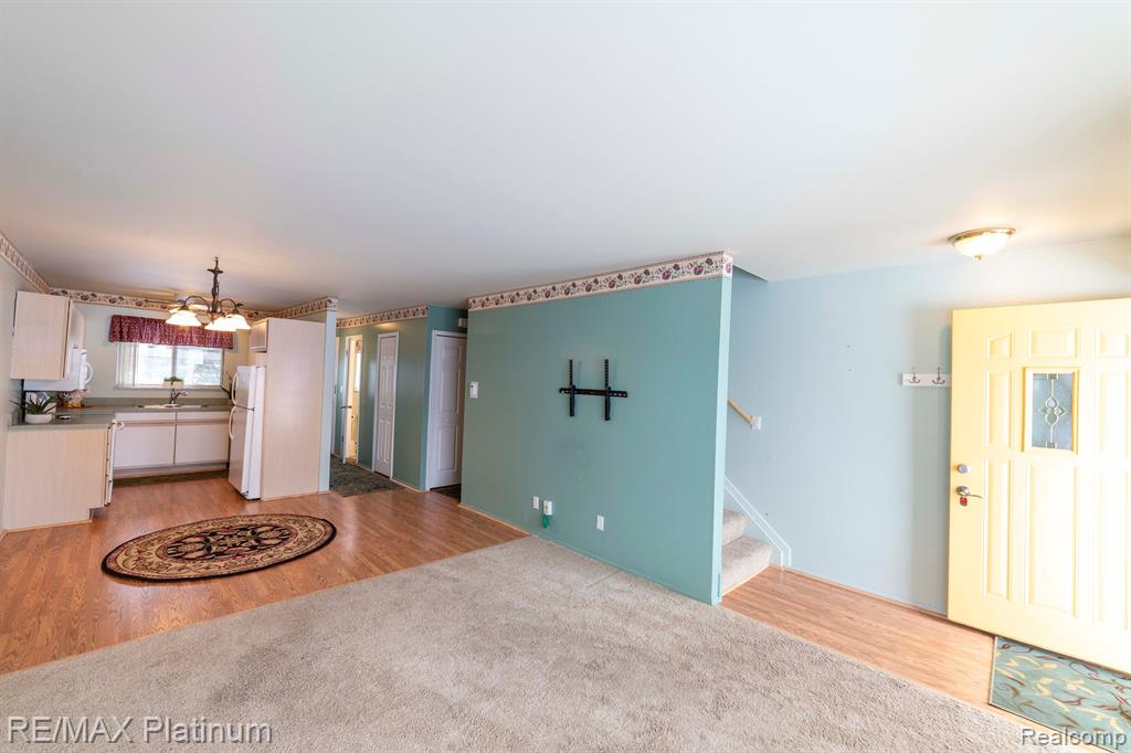 6010 Alan Drive, 30, Brighton, MI 48116 — Photo 5