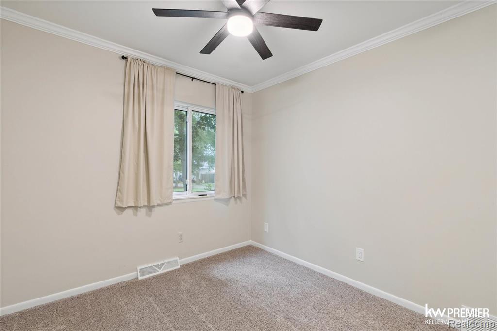 4810 Hobson Avenue, Waterford, MI 48328 — Photo 15