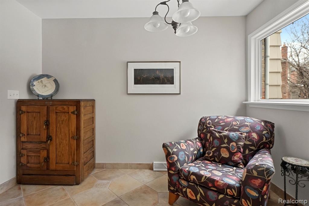 4414 BRANDYWYNE Drive, Troy, MI 48098 — Photo 9
