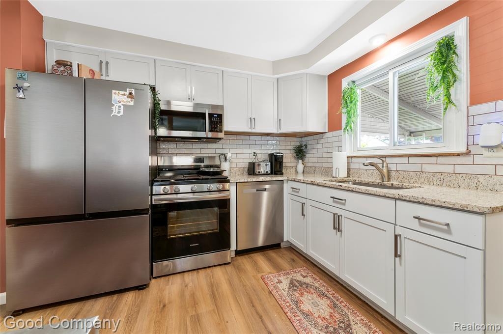 28748 Herbert Street, Madison Heights, MI 48071 — Photo 11