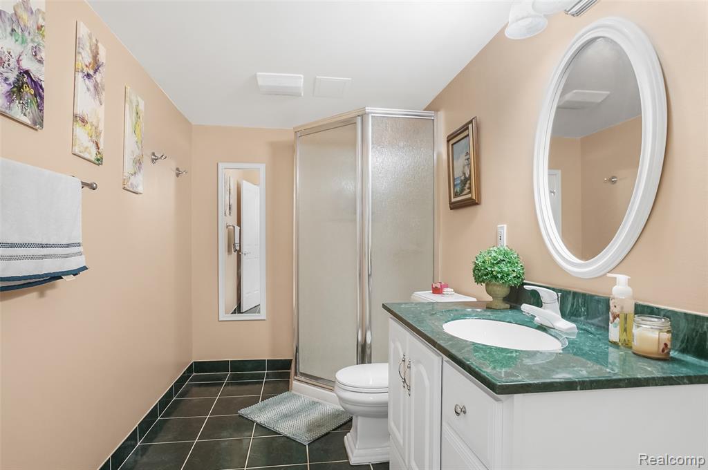 16822 Lochmoor Circle W, Northville, MI 48168 — Photo 35