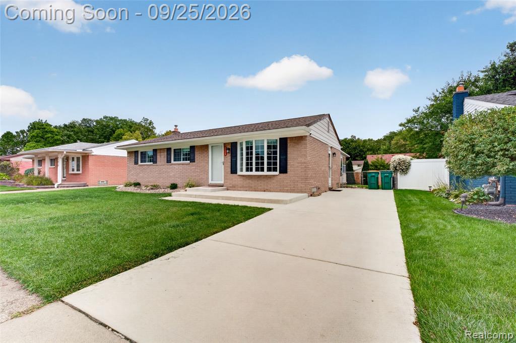 27635 Weddel Avenue, Brownstown, MI 48183