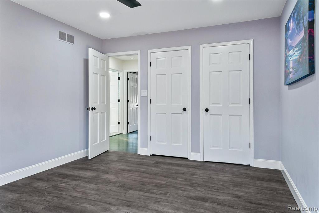 6865 FREDMOOR Drive, Troy, MI 48098 — Photo 32