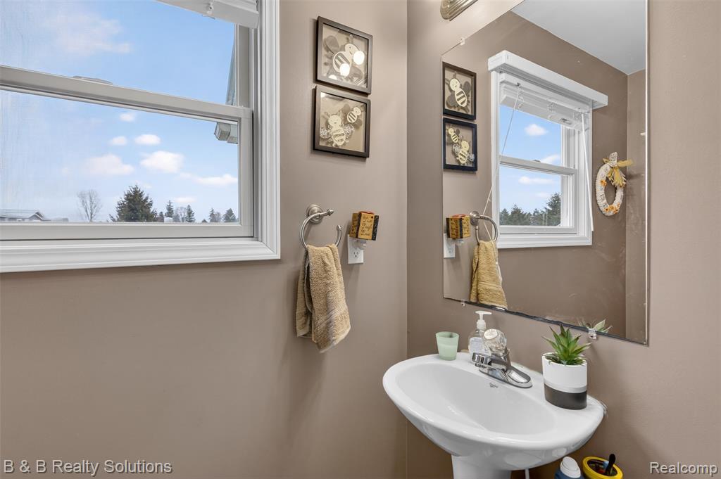 3919 Castle Road, North Branch, MI 48461 — Photo 13