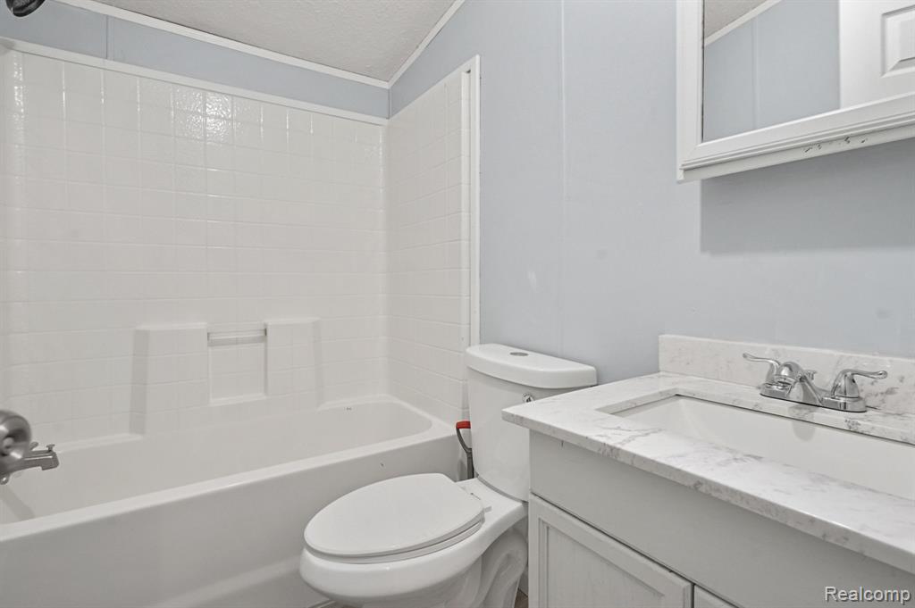 6 Ponderosa Trail S, Belleville, MI 48111 — Photo 11