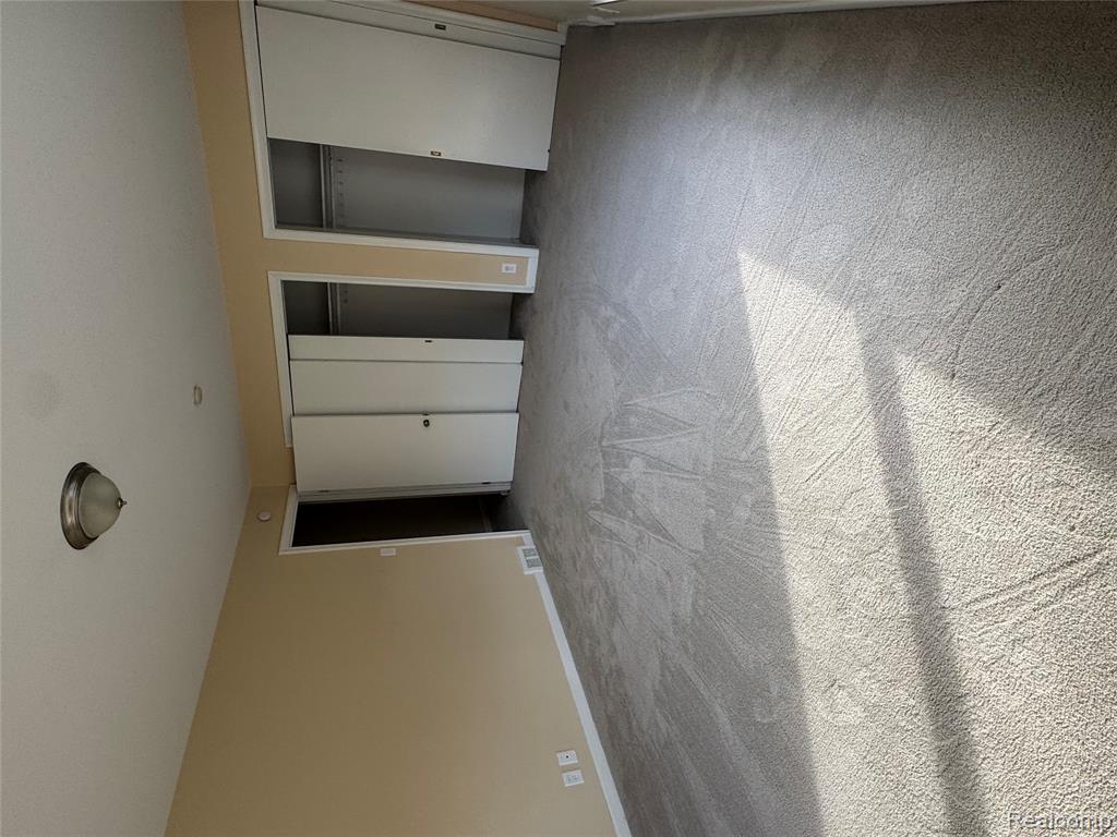 734 Harcourt Road, Grosse Pointe Park, MI 48230 — Photo 20