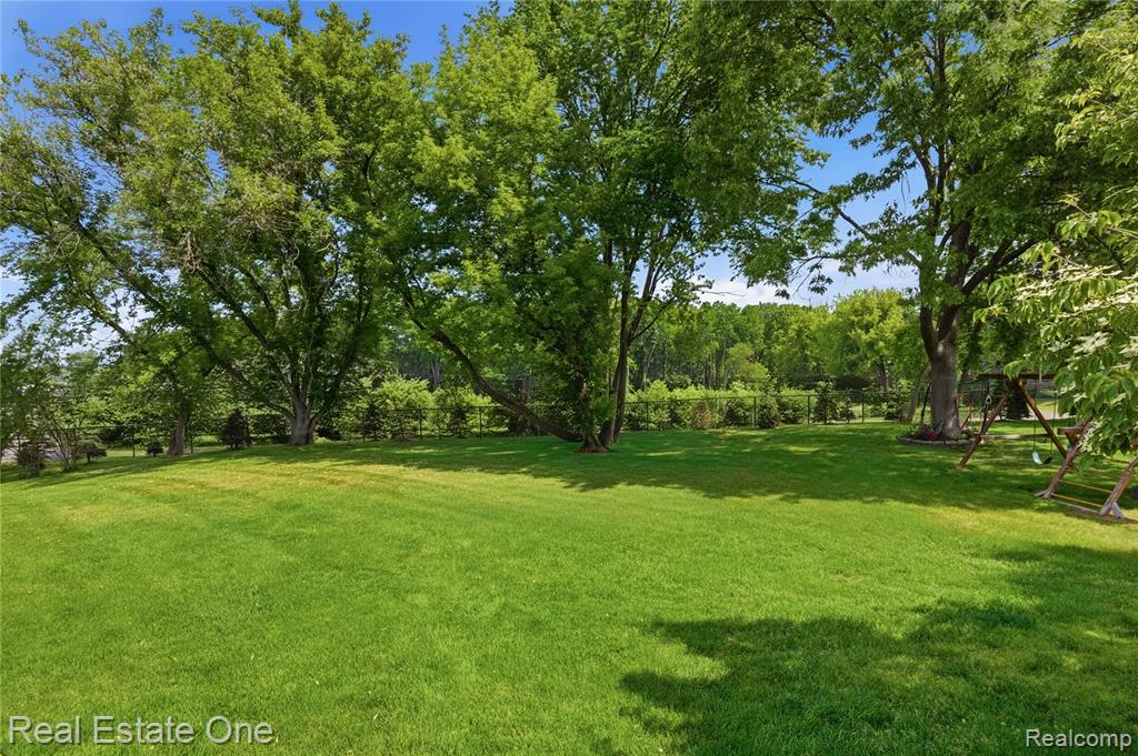 219 Briarwood Drive, Highland, MI — Photo 46