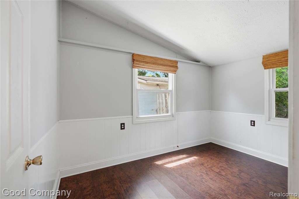 3130 Greenlawn Avenue, Commerce Twp, MI 48382 — Photo 20