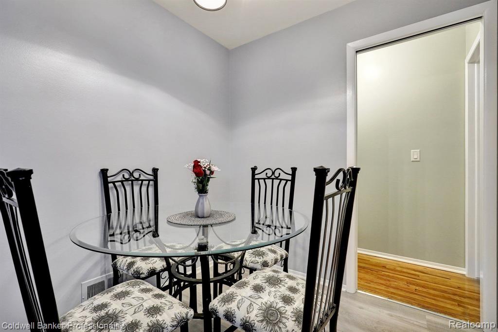 5158 SPINNING WHEEL Drive, Grand Blanc, MI 48439 — Photo 10