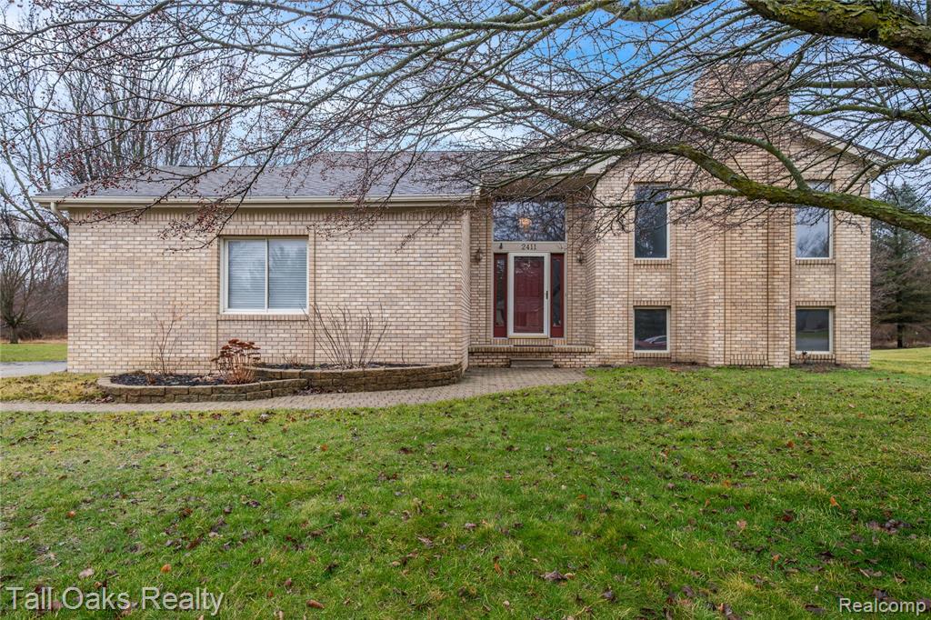 2411 Briar Creek Lane, Burton, MI 48509 — Photo 3