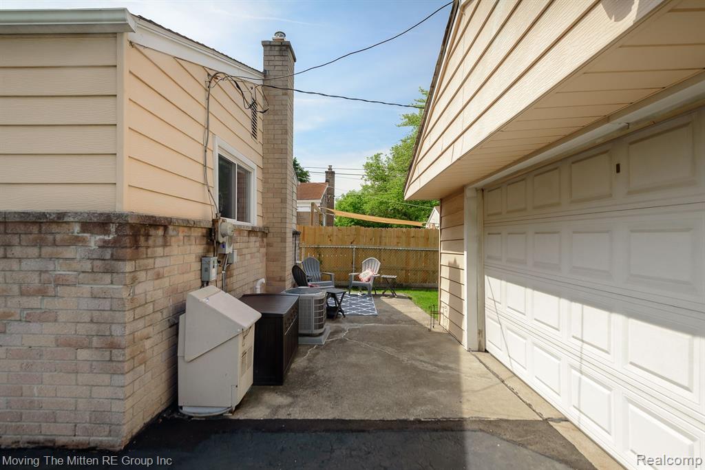 7260 MORTENVIEW Drive, Taylor, MI 48180 — Photo 31