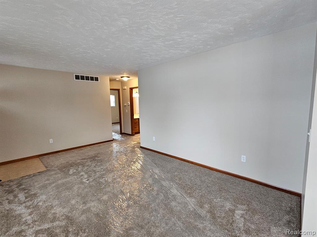 524 E MAIN Street, Vernon, MI 48476 — Photo 4