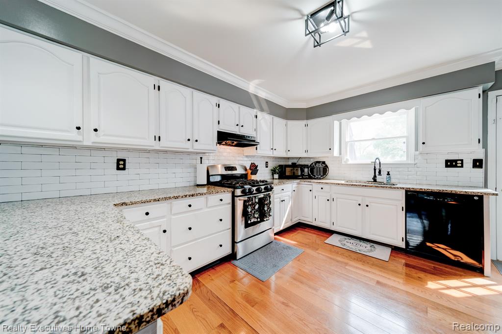 4238 FAIRWAY Drive, Fort Gratiot, MI 48059 — Photo 15