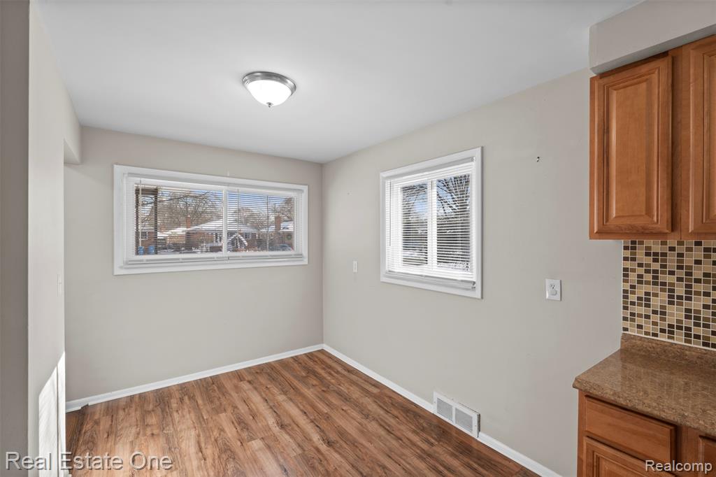 4114 Lincoln Boulevard, Dearborn Heights, MI 48125 — Photo 10