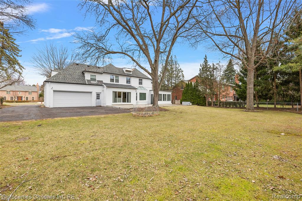 61 Lochmoor Boulevard, Grosse Pointe Shores, MI 48236 — Photo 6