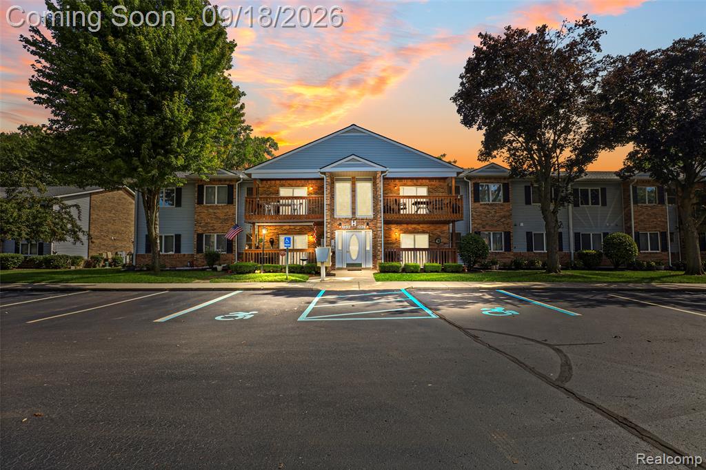 1226 Shoemaker Drive, 35, Westland, MI
