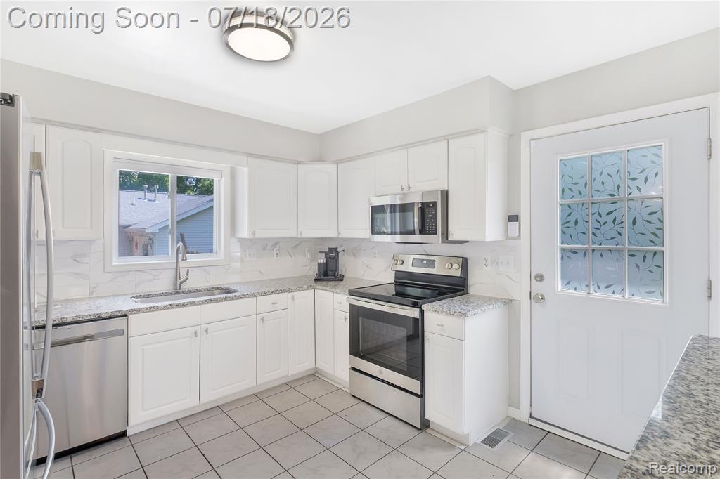 57 N Elm Street, Lapeer, MI 48446 — Photo 7