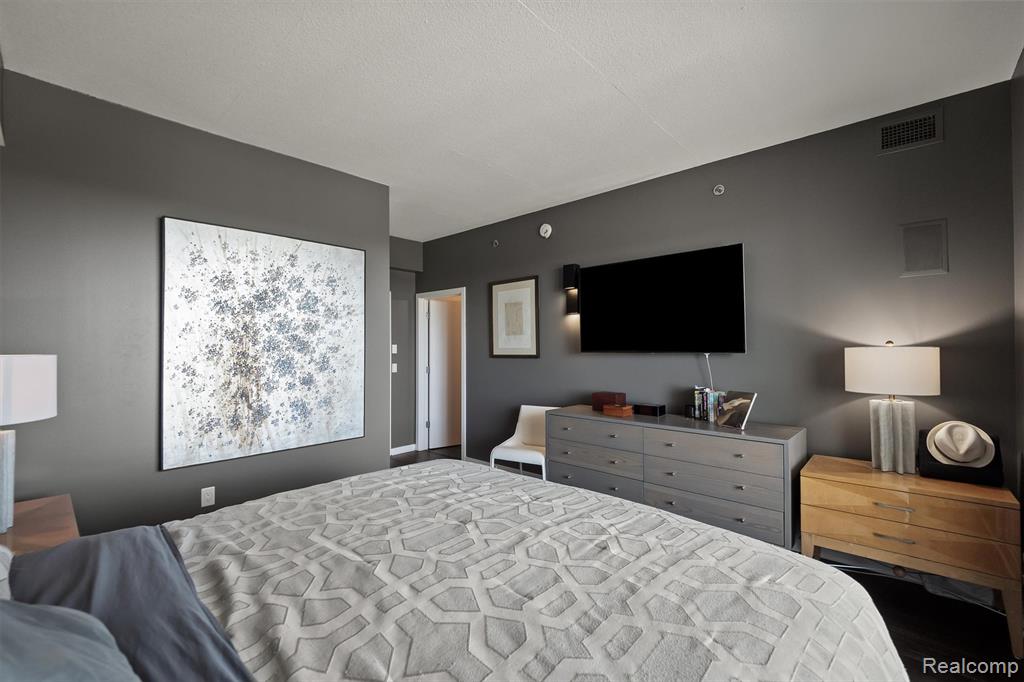 432 S Washington Avenue, 1605, Royal Oak, MI 48067 — Photo 18