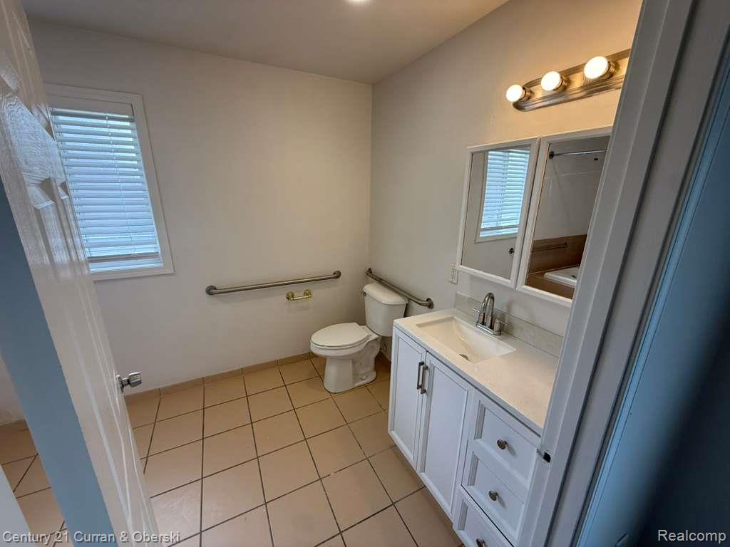 5665 Nightingale Street, Dearborn Heights, MI 48127 — Photo 9