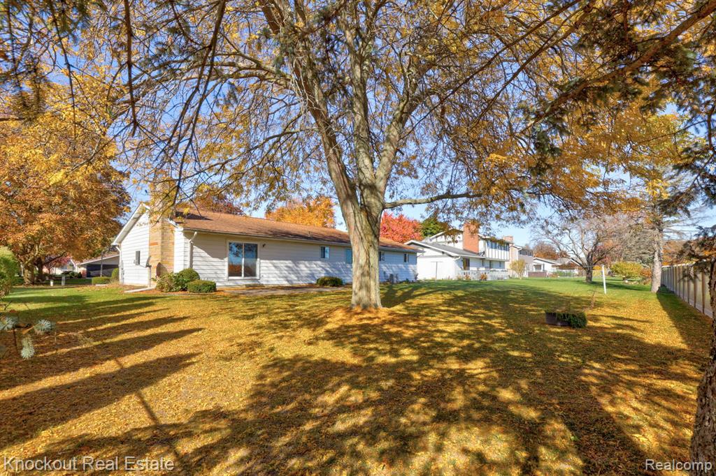 409 FRANCONIAN Drive E, Frankenmuth, MI 48734 — Photo 36