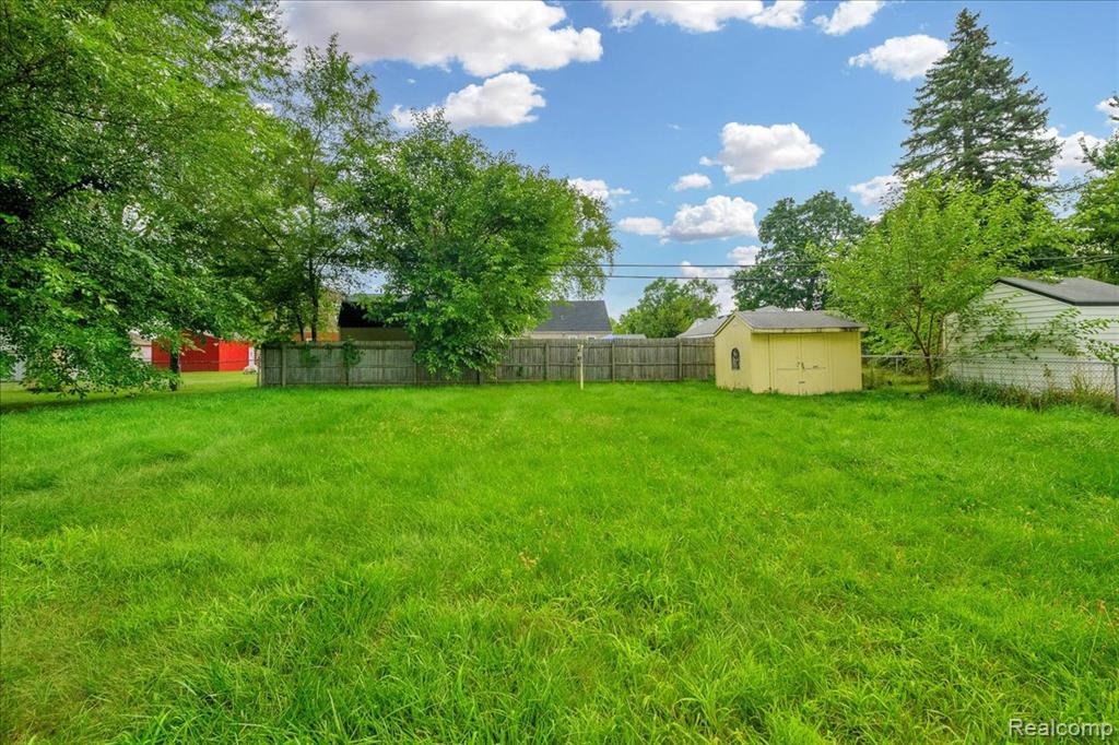 909 Maplewood Avenue, Ypsilanti, MI 48198 — Photo 18