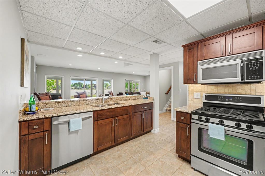 2560 Browning Drive, Lake Orion, MI — Photo 27
