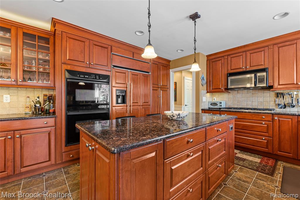 5605 Woodwind Drive, Bloomfield Hills, MI 48301 — Photo 23