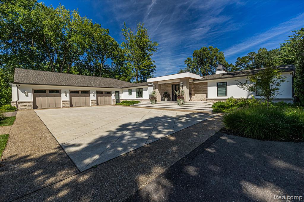4806 Walnut Lake Road, Bloomfield Hills, MI 48301 — Photo 48