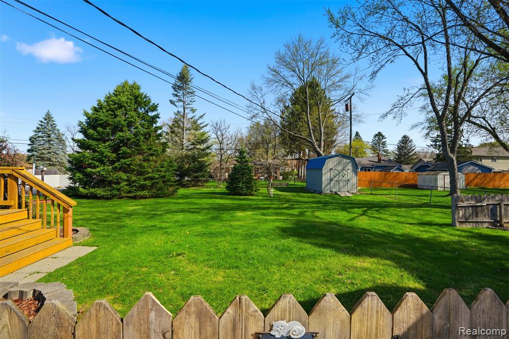 6414 Lanman Drive, Waterford, MI 48329 — Photo 20