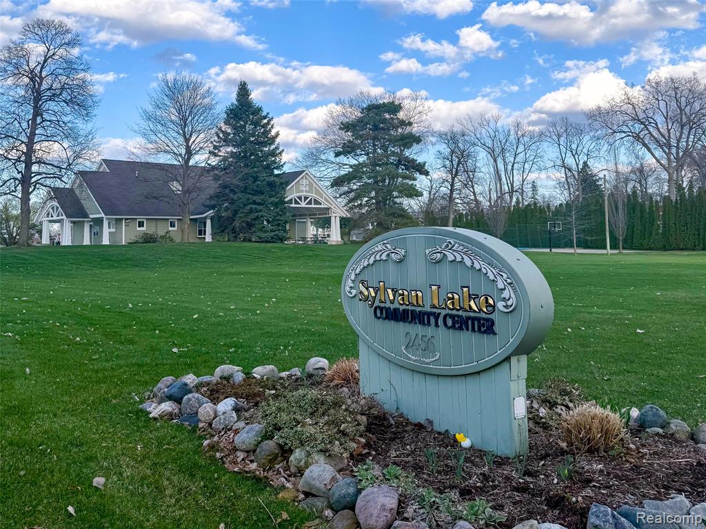 1430 Benvenue Street, Sylvan Lake, MI 48320 — Photo 83