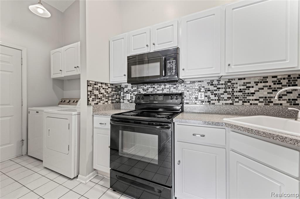 23351 Stiles Court, Brownstown, MI 48183 — Photo 9