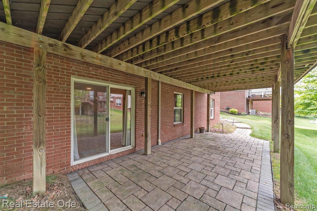 17017 BOULDER Drive, Northville, MI 48168 — Photo 18
