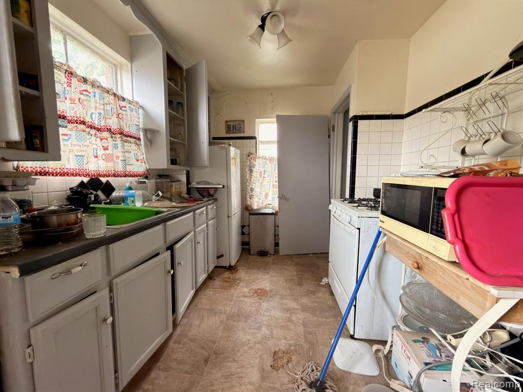 5731 Philip Street, Detroit, MI 48224 — Photo 6