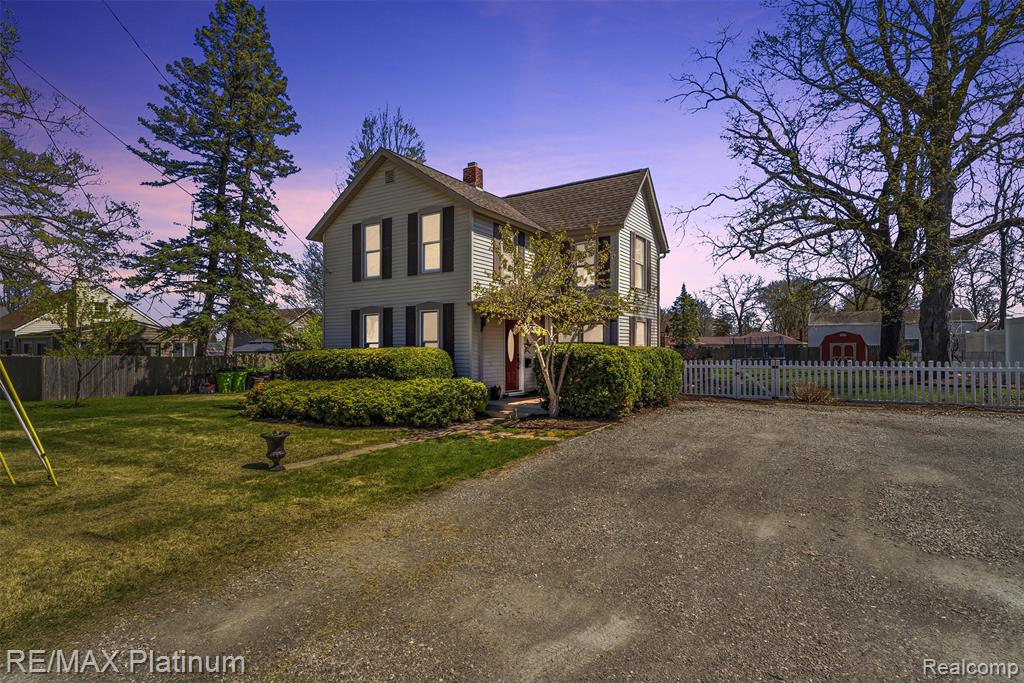 315 S West Street, Fenton, MI 48430 — Photo 2