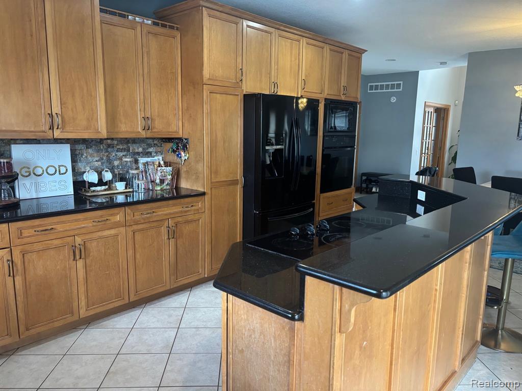15347 Drysdale Street, Southgate, MI 48195 — Photo 10